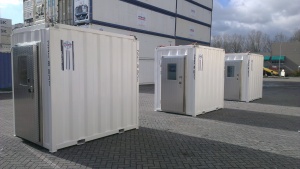 Zoned refrigerated containers